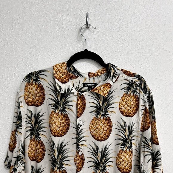 Express Pineapple Novelty Print Shirt Short Sleeve Button-Down Camp Size M - Picture 3 of 12